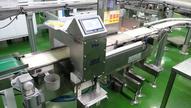Zincirli Konveyör Gıda Güvenliği Yüksek Duyarlılığıyla Metal Algılama Makinesi Kontrolü